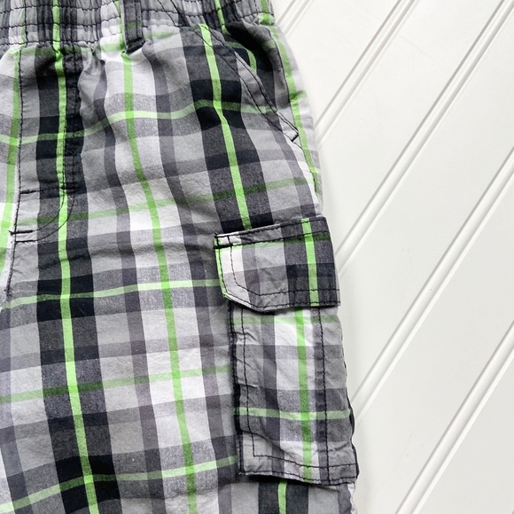 •Garanimals• black/green cargo shorts - Picture 2 of 5